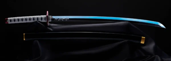 PROPLICA Nichirin Sword Giyu Tomioka - Image 3