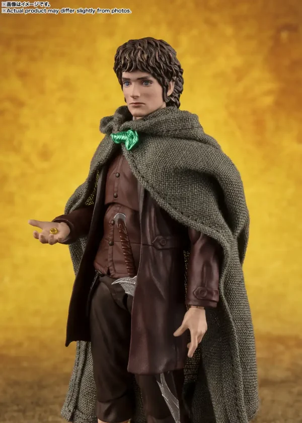 S.H.Figuarts Frodo Baggins & Gollum - Image 4